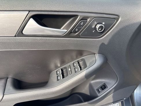 Used 2014 Volkswagen Jetta SEL image 15