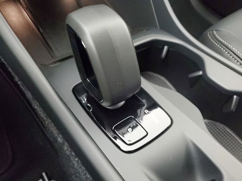 Certified 2026 Volvo XC40 B5 Core w/ Climate Package AWD/4WD image 32