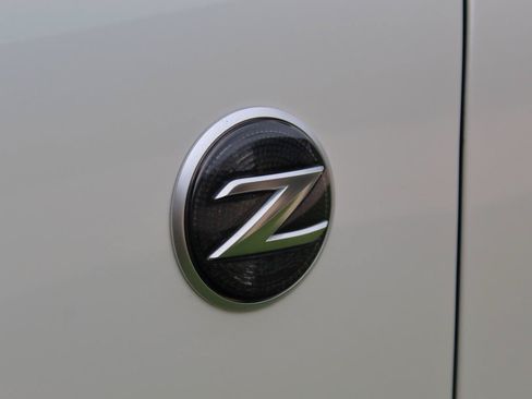 Used 2009 Nissan 370Z Touring RWD image 35