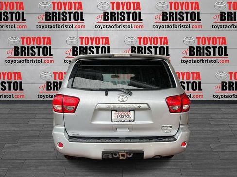 Used 2017 Toyota Sequoia Limited w/ Safety & Convenience Package image 4