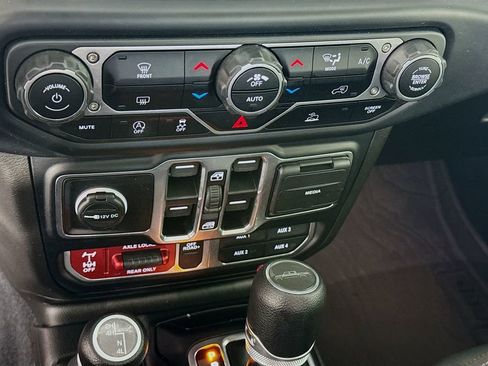 Used 2023 Jeep Gladiator Mojave w/ Trailer Tow Package image 22