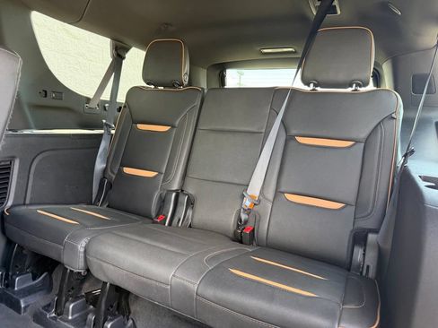 Used 2023 GMC Yukon XL AT4 AWD/4WD image 17