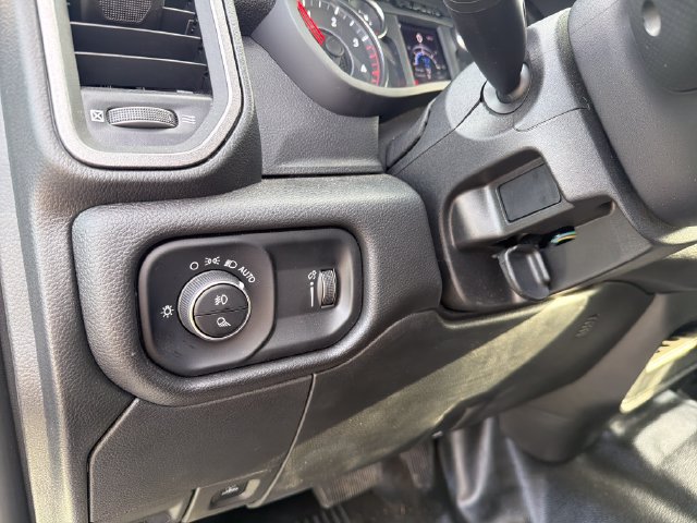Used 2025 RAM 2500 Tradesman w/ Chrome Appearance Group AWD/4WD image 13