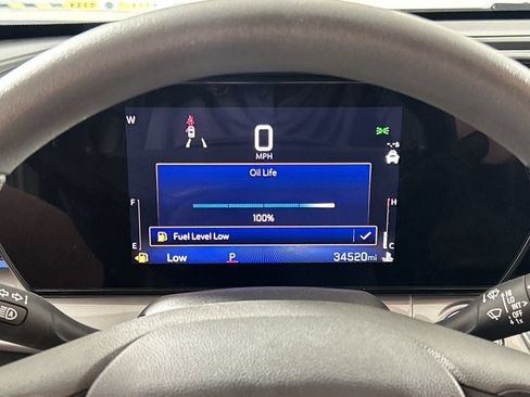 Used 2025 Chevrolet Trax LT FWD image 15