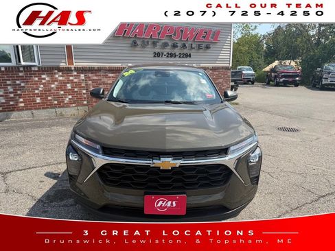Used 2024 Chevrolet Trax LS FWD image 25