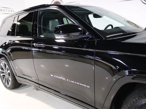 Used 2023 Jeep Grand Cherokee Overland image 10