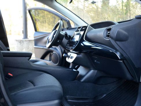 Used 2017 Toyota Prius Two image 13