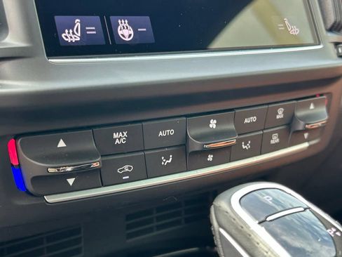 Used 2023 Maserati Levante GT AWD/4WD image 37