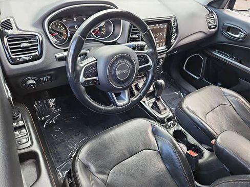 Used 2018 Jeep Compass Limited w/ Navigation Group AWD/4WD image 10