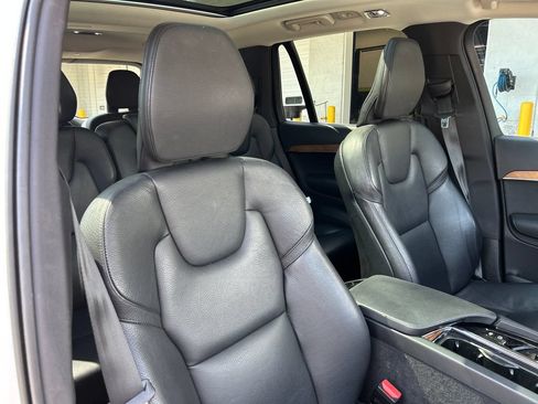 Used 2022 Volvo XC90 T6 Momentum w/ Advanced Package AWD/4WD image 14
