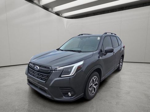 Used 2024 Subaru Forester Premium AWD/4WD image 1