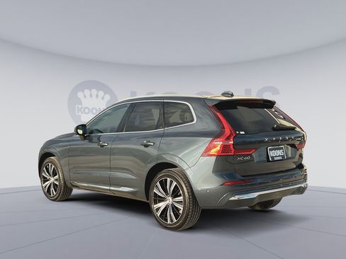Certified 2023 Volvo XC60 B5 Ultimate w/ Climate Package image 4