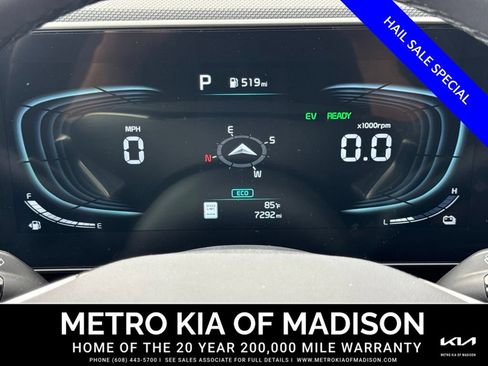 Used 2025 Kia Niro EX FWD image 20