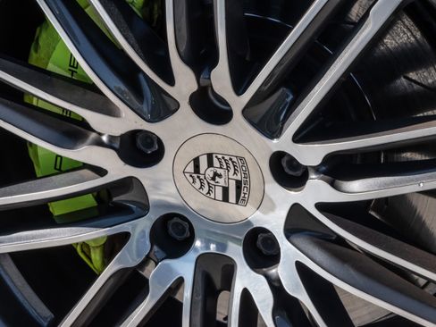 Used 2016 Porsche Panamera S image 35