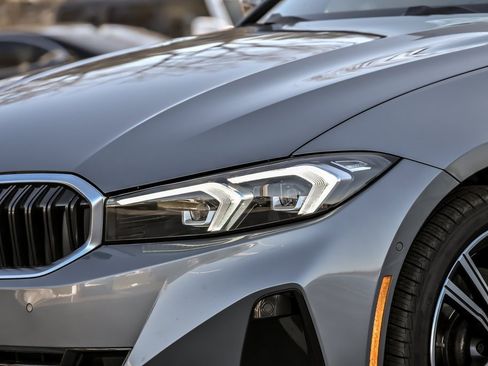 Used 2023 BMW 330i xDrive 330i xDrive image 3