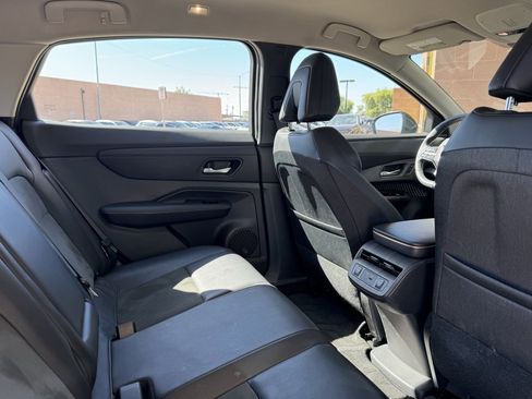 Used 2023 Nissan Ariya FWD image 38