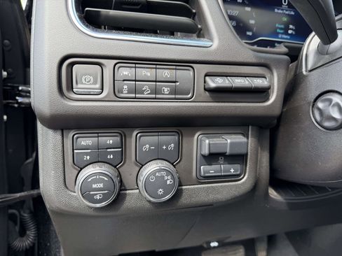 Certified 2024 Chevrolet Suburban High Country AWD/4WD image 20