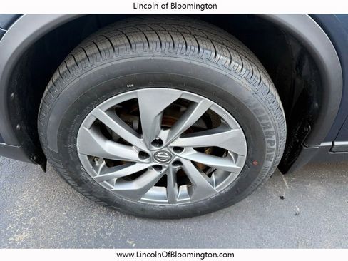 Used 2015 Nissan Rogue SL w/ SL Premium Package image 13