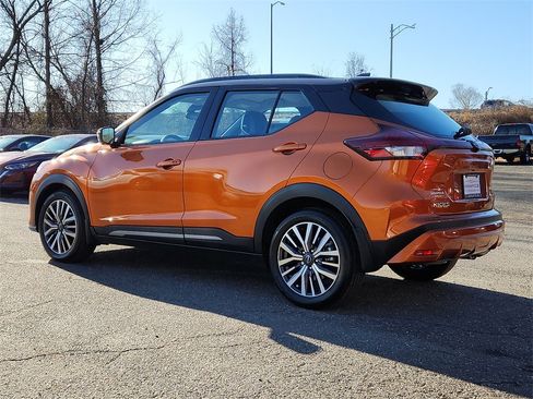 Certified 2024 Nissan Kicks SR w/ SR Premium Package image 5