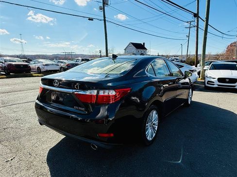 Used 2015 Lexus ES 350 w/ Luxury Package FWD image 5