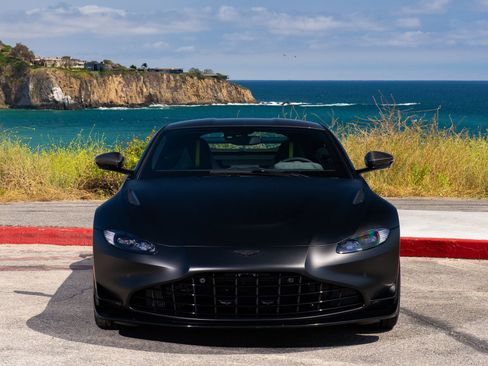 Used 2023 Aston Martin V8 Vantage Coupe RWD image 5