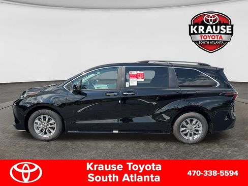 New 2026 Toyota Sienna XLE FWD image 4