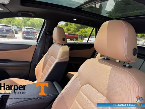 Used 2025 Volkswagen Atlas Cross Sport SEL R-Line AWD/4WD image 12