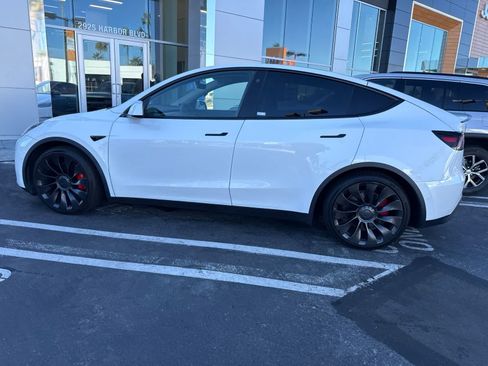 Used 2022 Tesla Model Y Performance AWD/4WD image 11