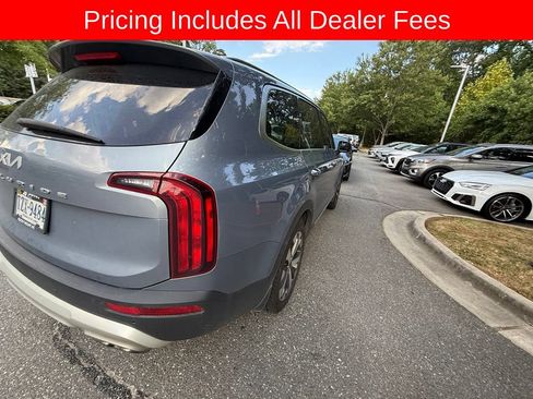 Used 2022 Kia Telluride S FWD image 3
