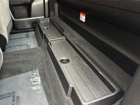 Certified 2022 Toyota Tacoma SR image 4