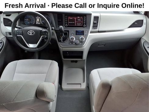 Used 2020 Toyota Sienna L FWD image 21