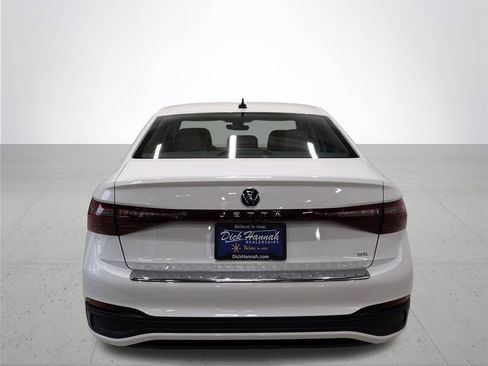 New 2026 Volkswagen Jetta SE image 11