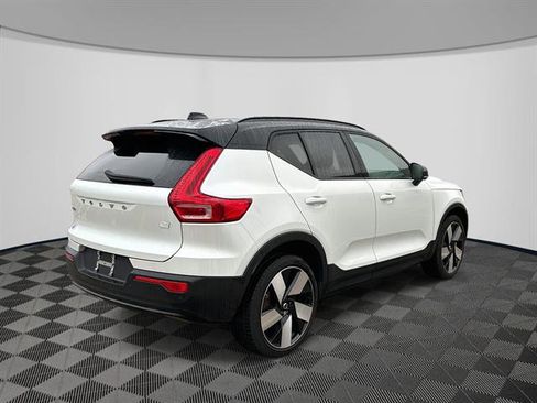 Used 2023 Volvo XC40 Recharge Ultimate image 7