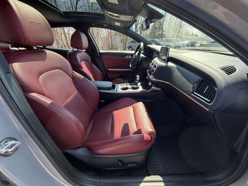 Used 2020 Kia Stinger GT1 image 32