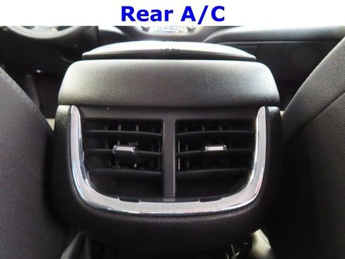 Used 2023 Chevrolet Malibu LT image 28