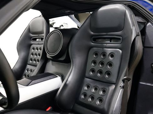 Used 2005 Ford GT RWD image 26