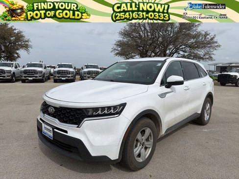 Used 2021 Kia Sorento LX image 1