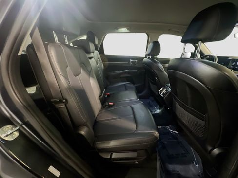 Used 2023 Kia Sorento S w/ Panoramic Sunroof Package FWD image 21