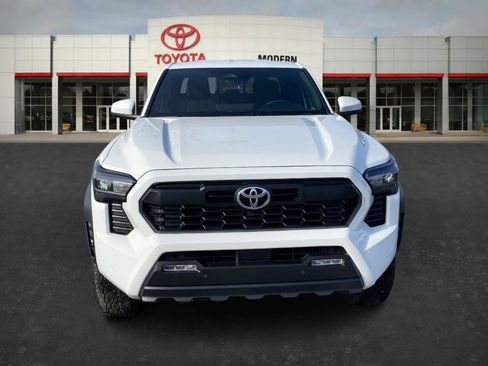 Used 2024 Toyota Tacoma TRD Off-Road image 2