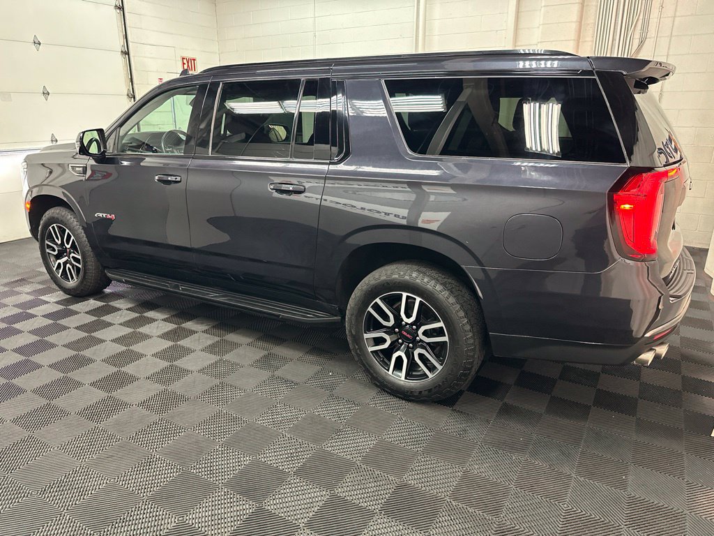 Used 2023 GMC Yukon XL AT4 w/ Technology Package AWD/4WD image 6