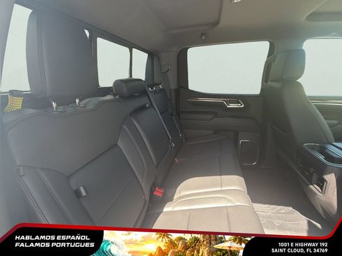 Used 2024 Chevrolet Silverado 1500 LT Trail Boss w/ LT Trail Boss Premium Package AWD/4WD image 30