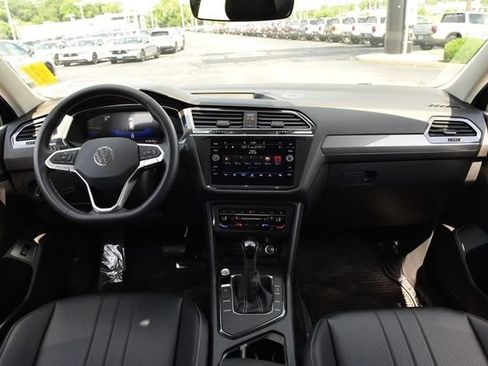 Used 2023 Volkswagen Tiguan SE FWD image 7