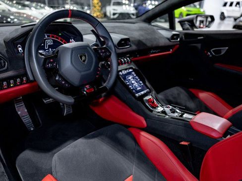 Used 2023 Lamborghini Huracan Tecnica image 17