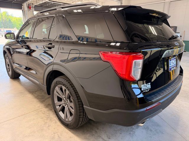 Used 2024 Ford Explorer XLT w/ XLT Sport Appearance Package AWD/4WD image 6