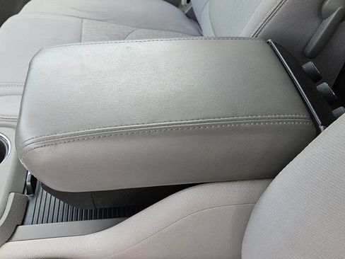 Used 2013 GMC Acadia SLE FWD image 33