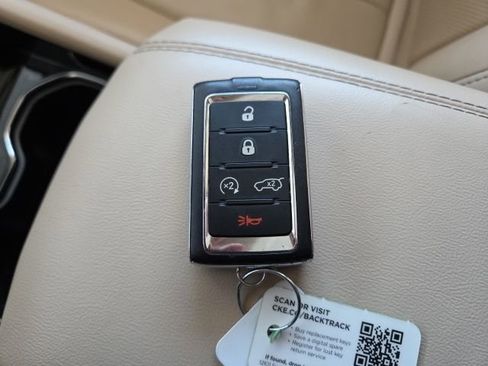 Used 2022 Jeep Grand Cherokee L Limited w/ Luxury Tech Group II image 12