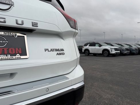 New 2026 Nissan Rogue Platinum image 31