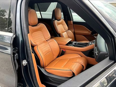 Used 2023 Lincoln Aviator Black Label w/ Dynamic Handling Package AWD/4WD image 10