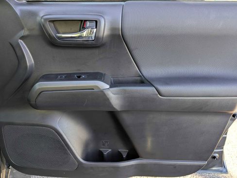 Used 2023 Toyota Tacoma TRD Sport image 27