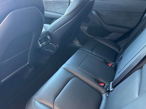 Used 2022 Tesla Model Y Performance AWD/4WD image 13
